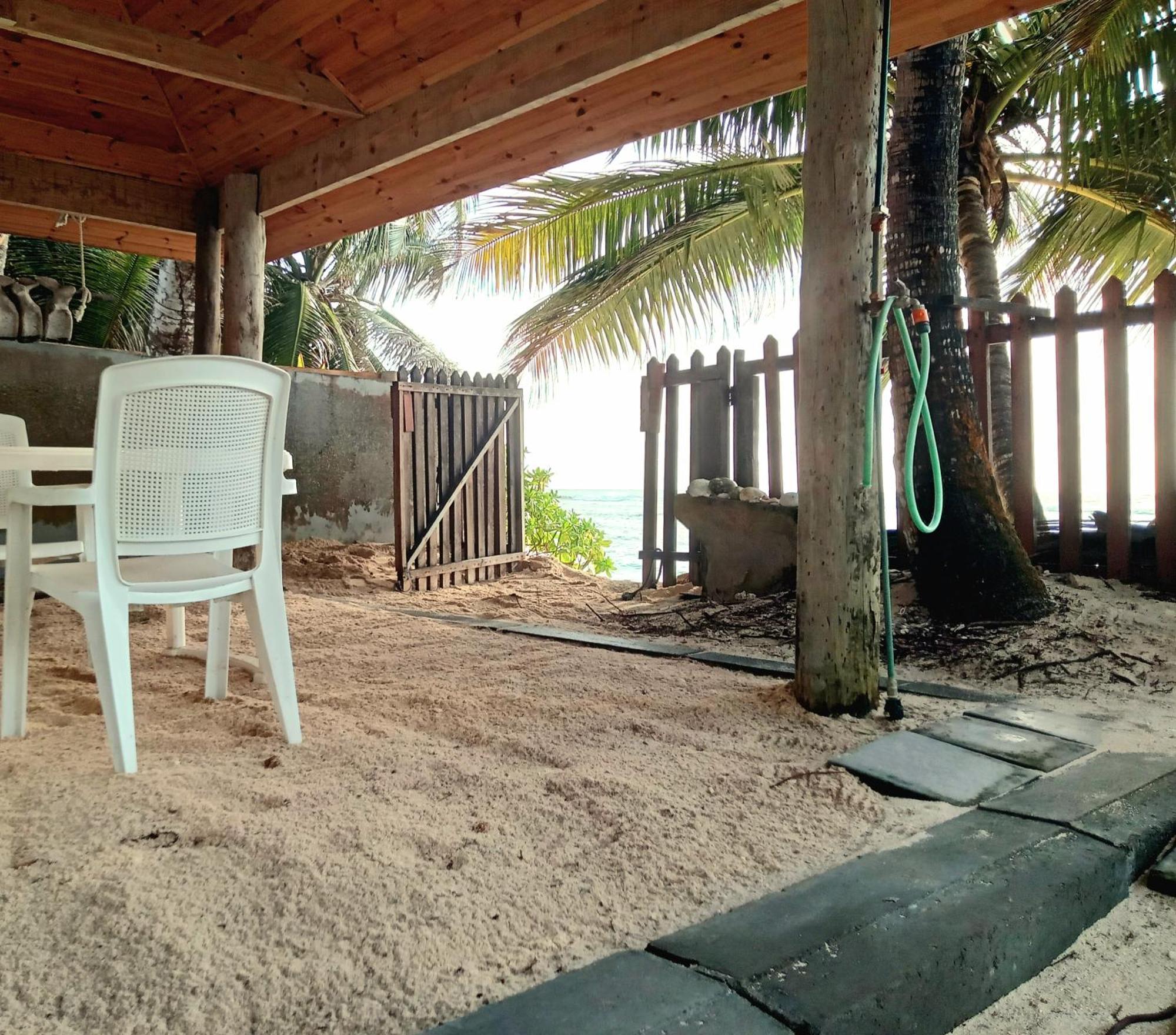 Roz A Mer - Beach Apartment Takamaka Екстериор снимка